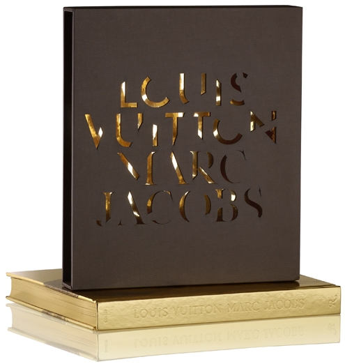 Louis Vuitton / Marc Jacobs: In Association with the Musee des Arts  Decoratifs, Paris: Golbin, Pamela, Carcelle, Yves, Weill, Helene David,  Salmon, Beatrice, Belloir, Veronique: 9780847837571: : Books